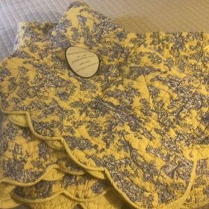 Provencal Quilted Throw 50x60” NWT